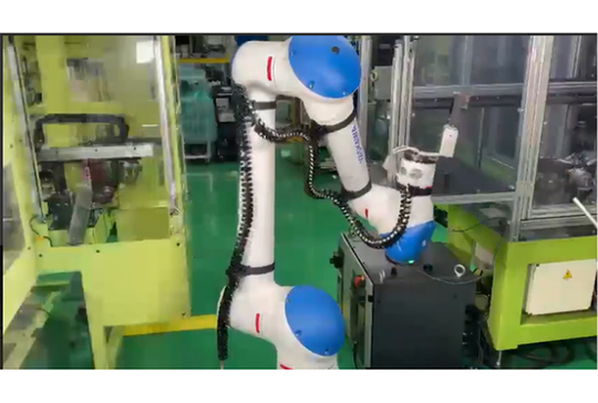 3D TKRB 型塑膠系列電纜保護鏈條ROBOTRAX